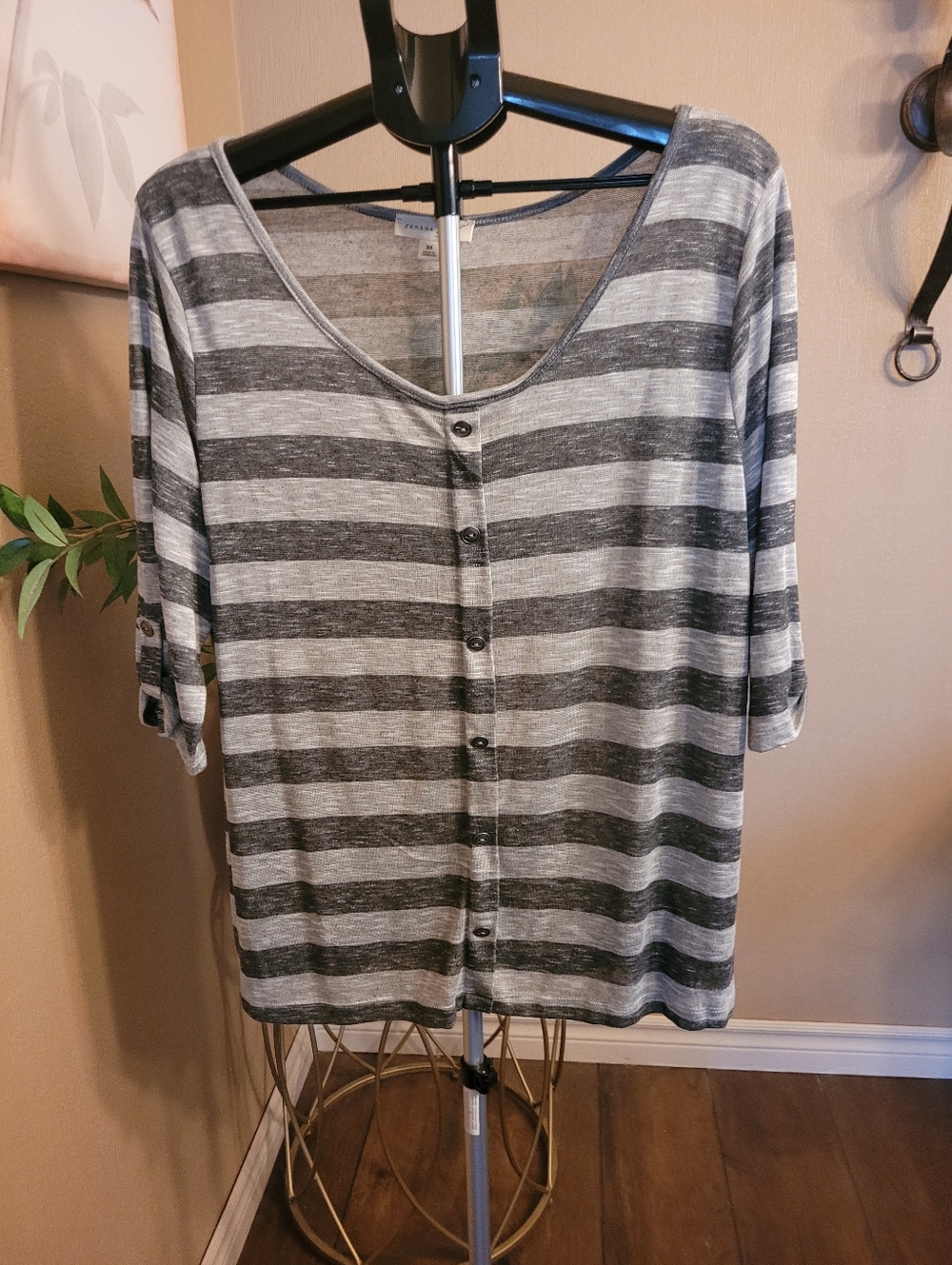 NWOT Plus Gray 3/4 Sleeve Button Down Shirt